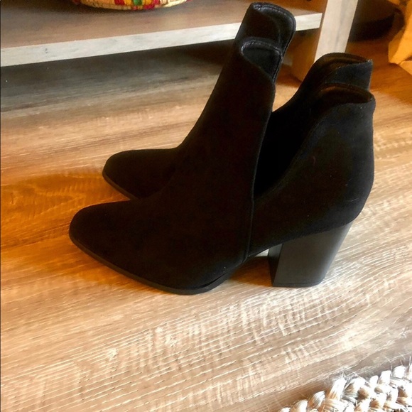 Shein suede v-cut ankle boots, black size 39/8 US - Picture 6 of 7